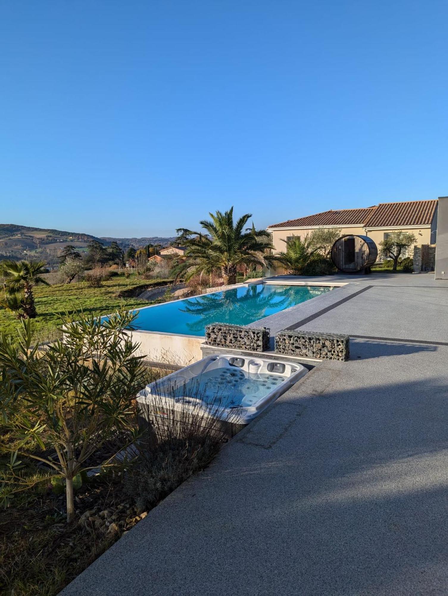Studio Independant Vue Magnifique Et Au Calme 克雷斯 外观 照片